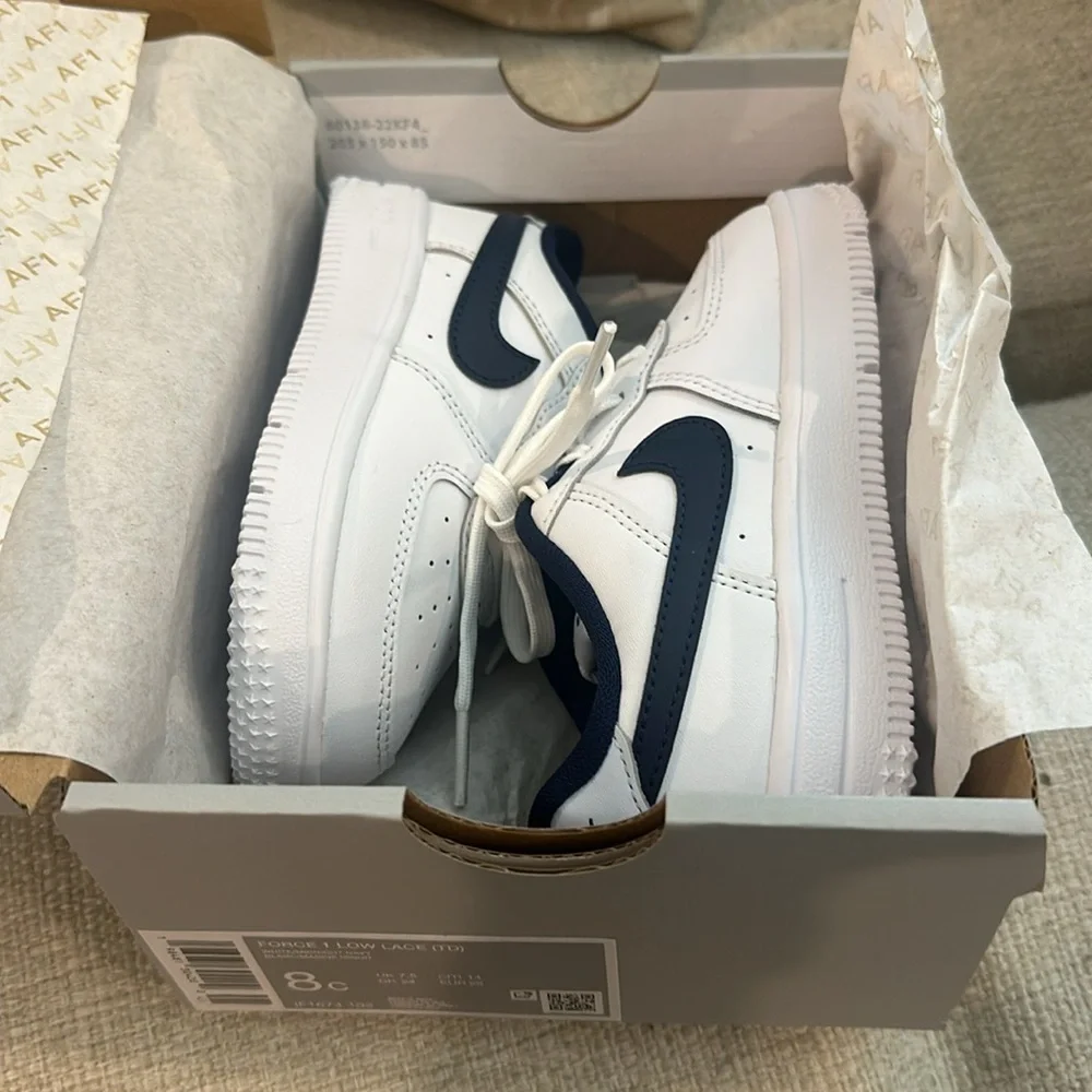 Nike force low
